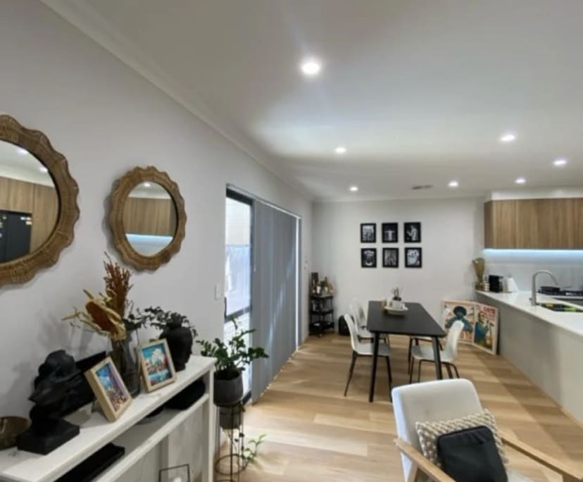 Room in a share house