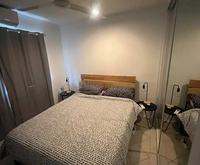 $300, Flatshare, 2 bathrooms, Holloways Beach QLD 4878