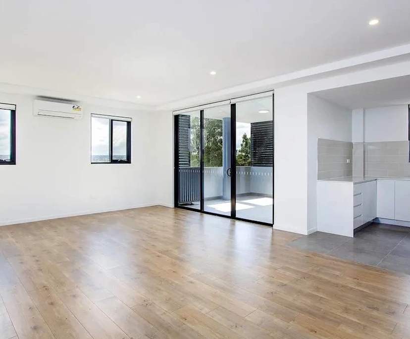 Unfurnished room in a flatshare