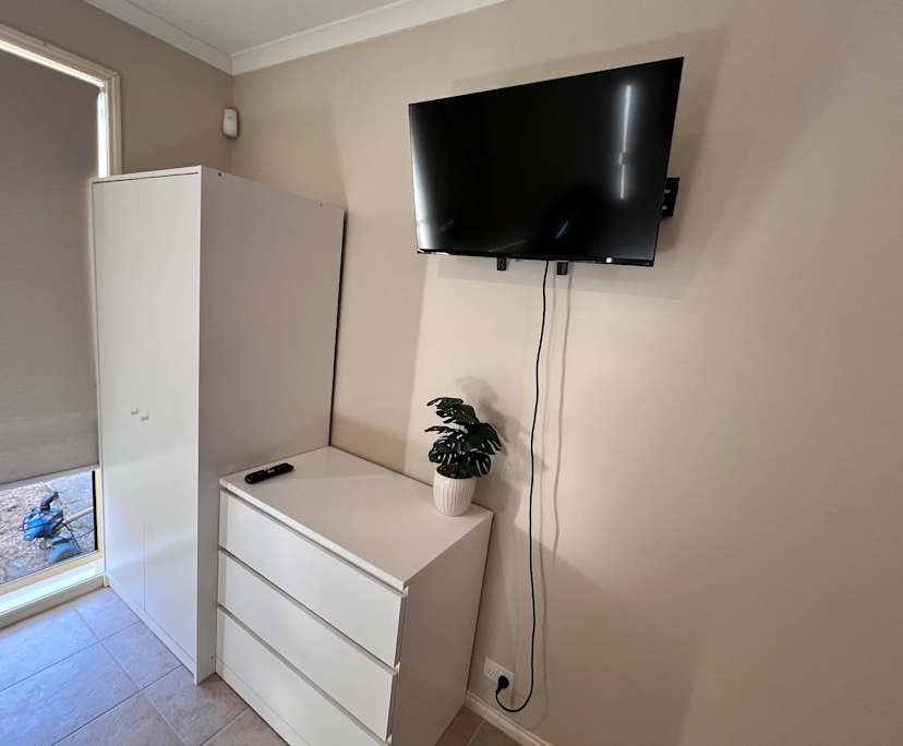 $200, Share-house, 6 bathrooms, Burnside VIC 3023