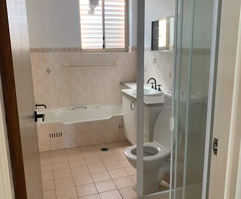 Furnished room in a flatshare