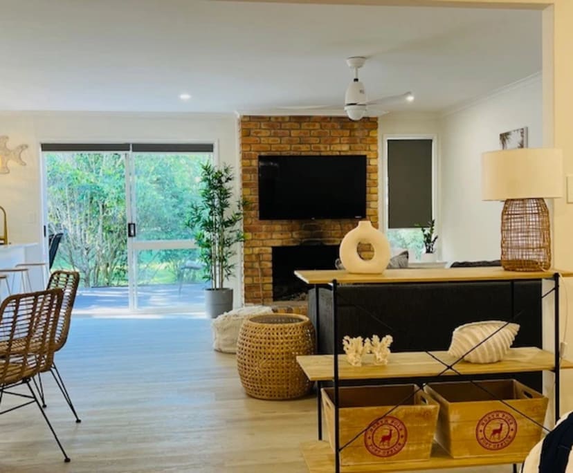 One Bed Flat for Rent in Tamborine Mountain, Gold Co...