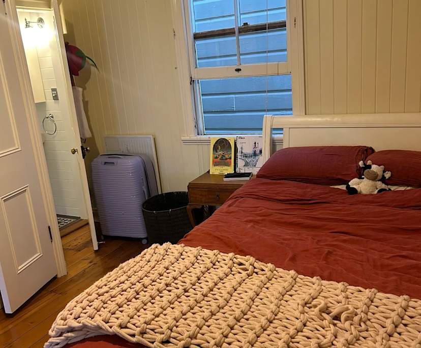 Room in a share house