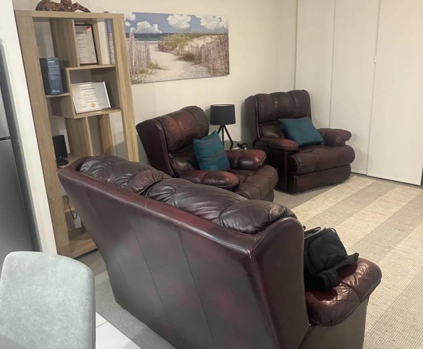 Furnished room in a flatshare