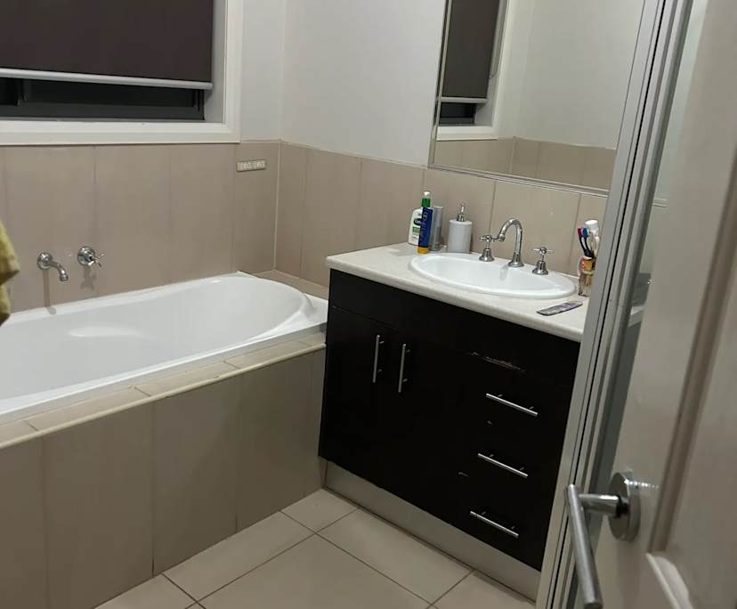 Unfurnished room in a share house