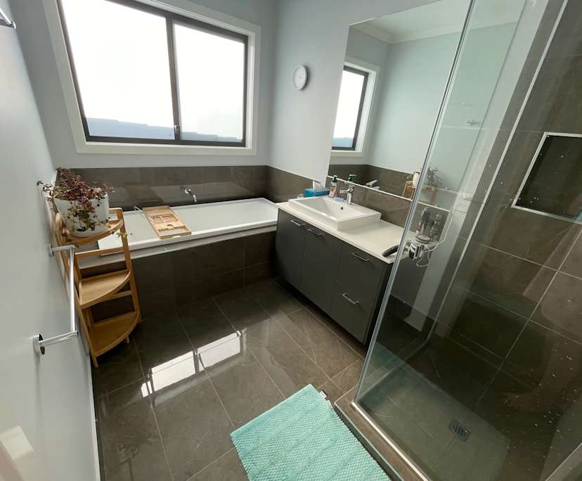 $250, Homestay, 3 bathrooms, Drysdale VIC 3222