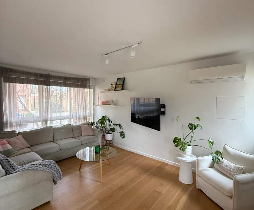 Furnished room in a share house