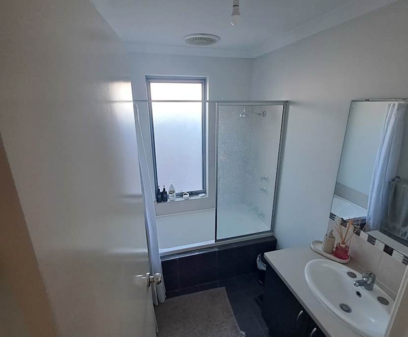 $125, Student-accommodation, 4 bathrooms, Yanchep WA 6035