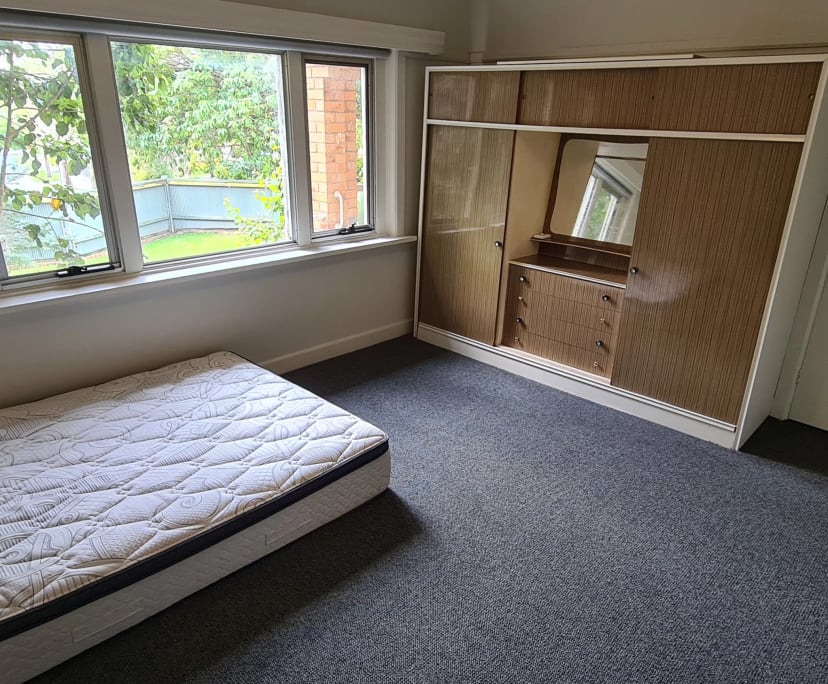 Room in a share house