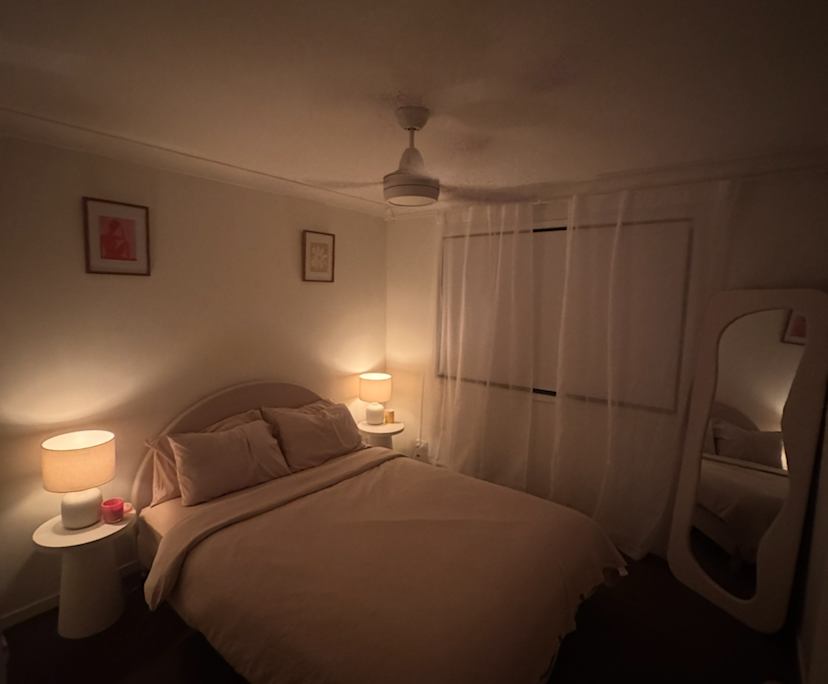 Furnished room in a flatshare