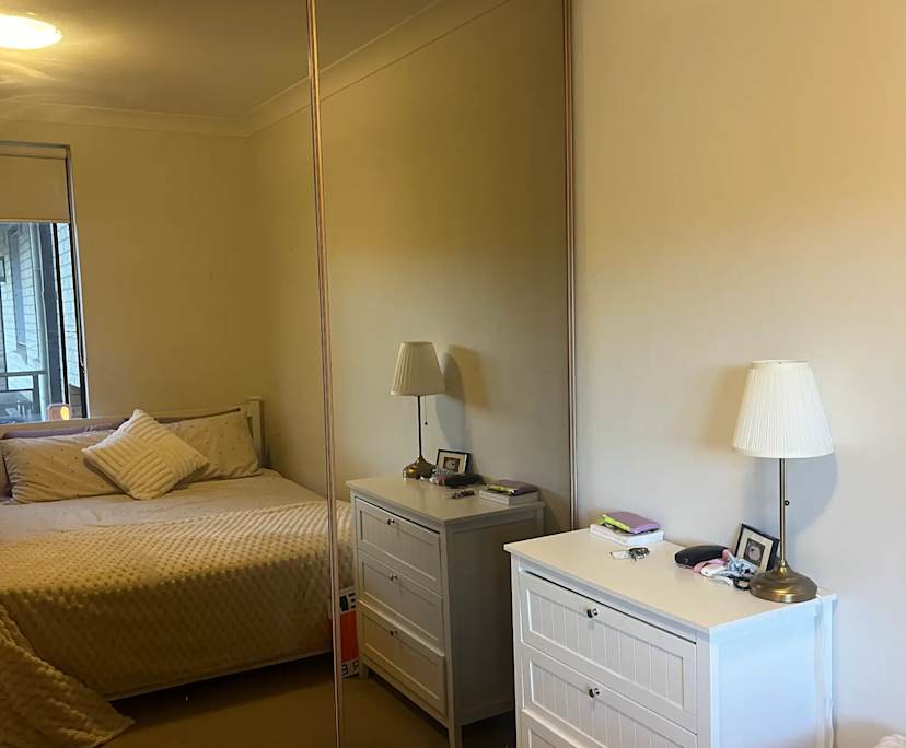 Furnished room in a flatshare