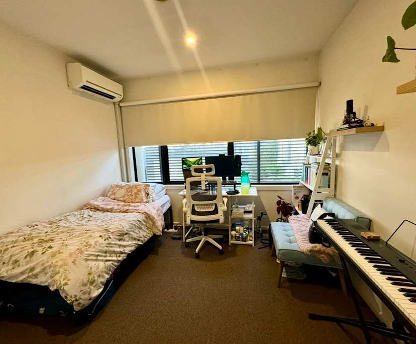 Room in a share house
