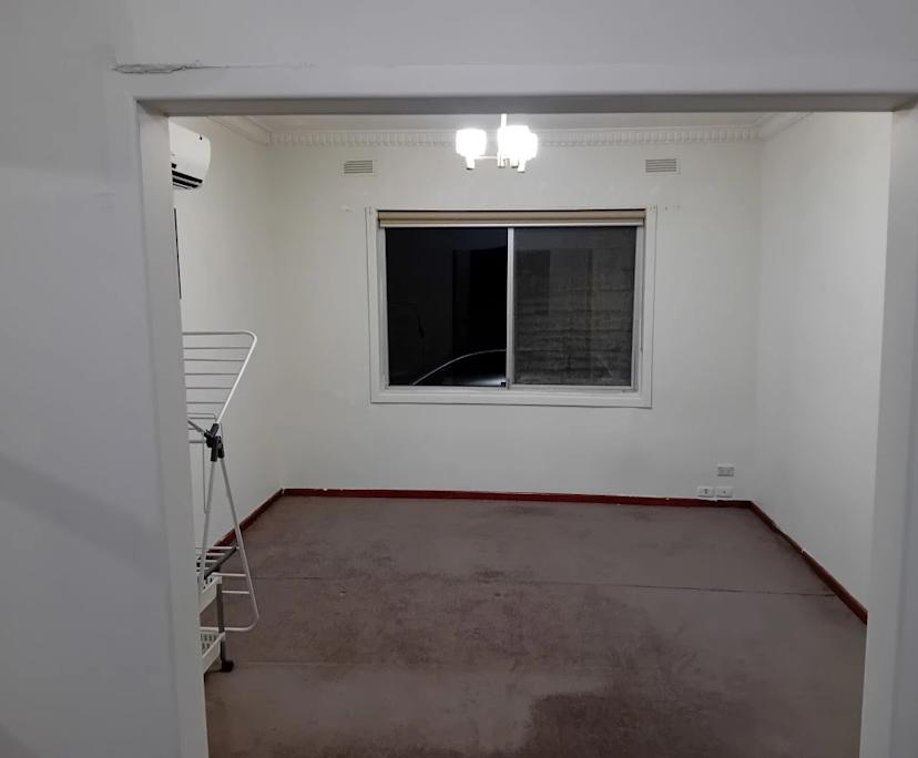 Room in a share house