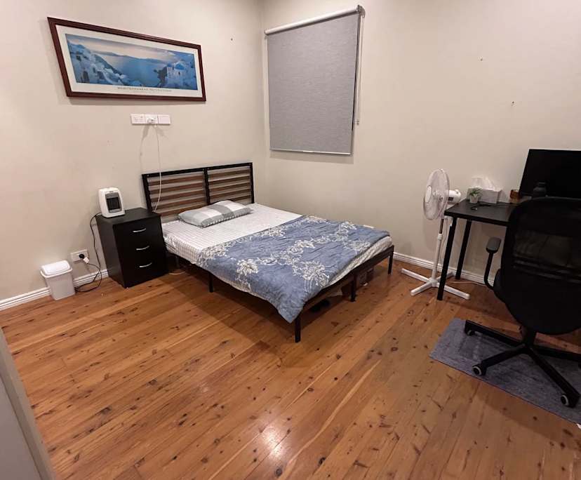 Room in a share house