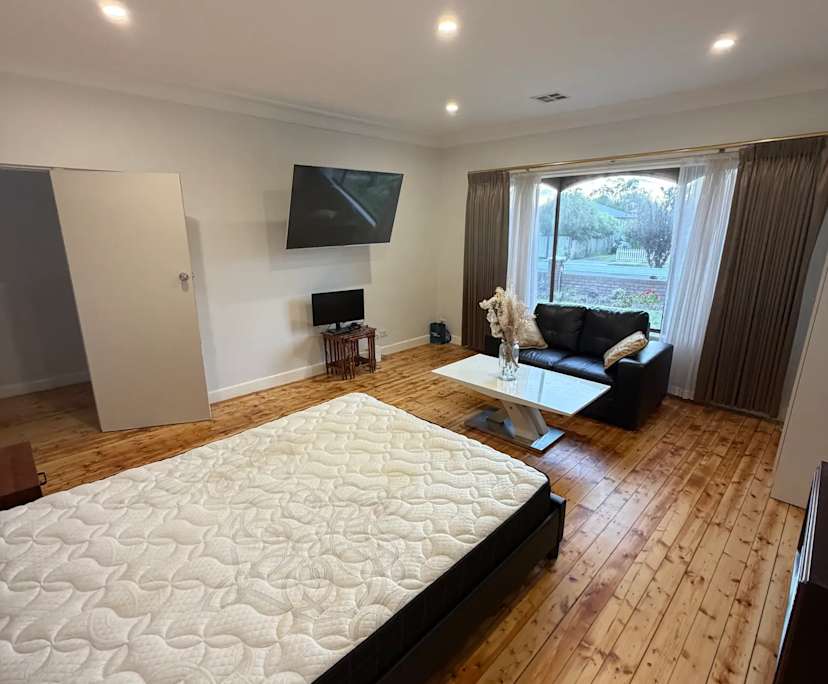 $350, Share-house, 5 bathrooms, Pascoe Vale VIC 3044