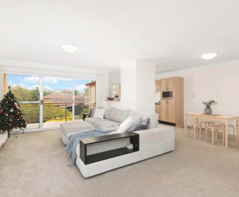 Unfurnished room in a flatshare