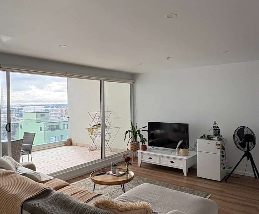 Unfurnished room in a flatshare