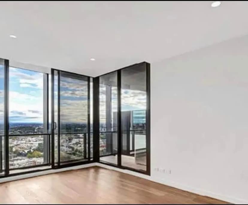 $580, 1-bed, 1 bathroom, West Melbourne VIC 3003