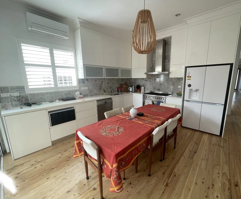 Room in a share house