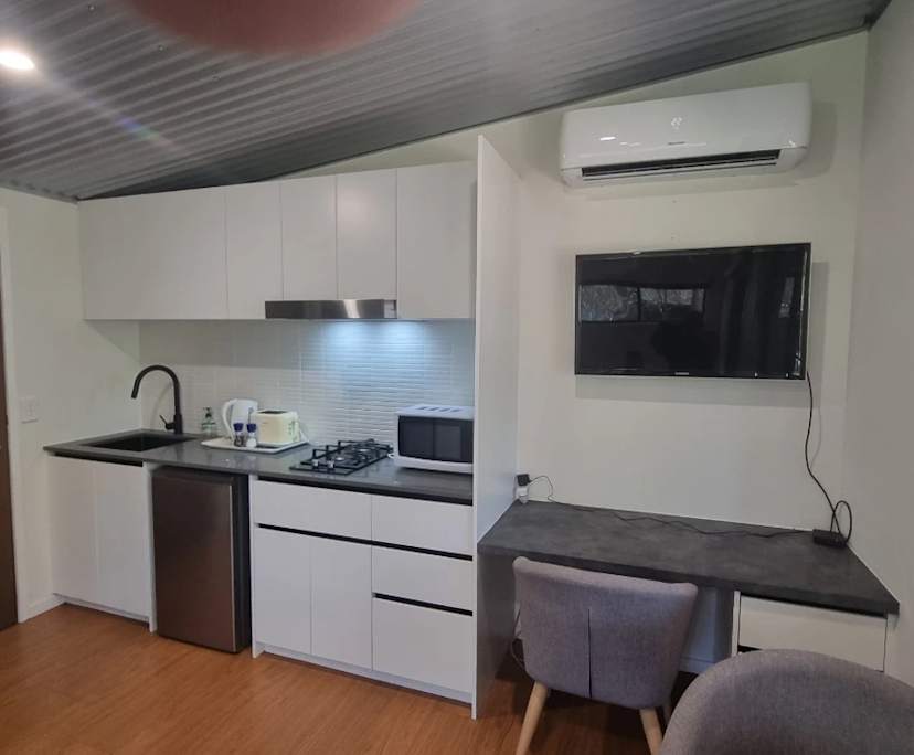 $550, Studio, 1 bathroom, Bonogin QLD 4213