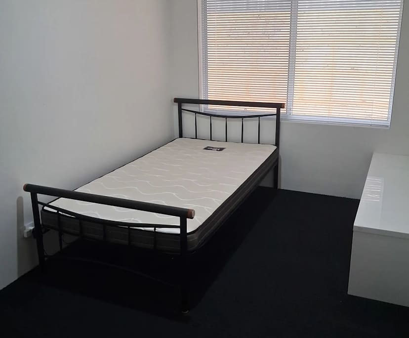 Room for Rent in Lakelands, Perth | $350, Flexible w... | Flatmates.com.au