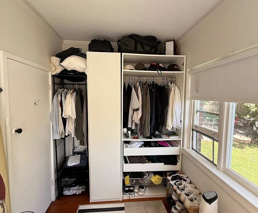 Furnished room in a flatshare
