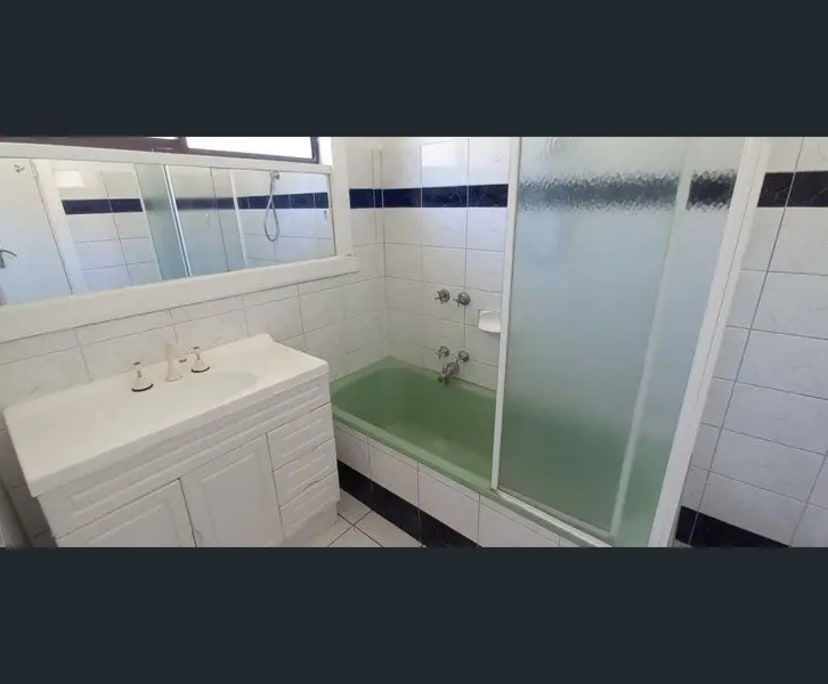 $450, Whole-property, 3 bathrooms, Sunshine VIC 3020