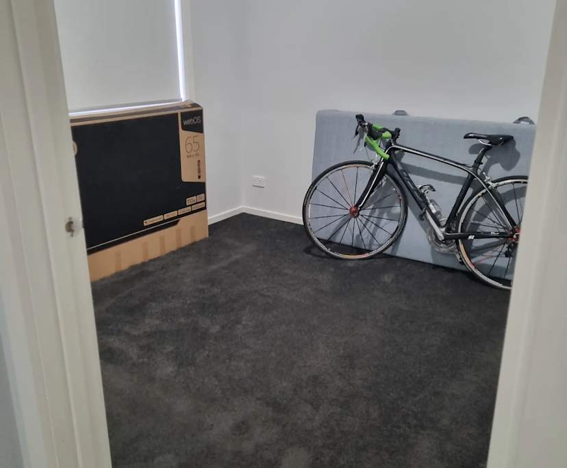 Unfurnished room with own bathroom