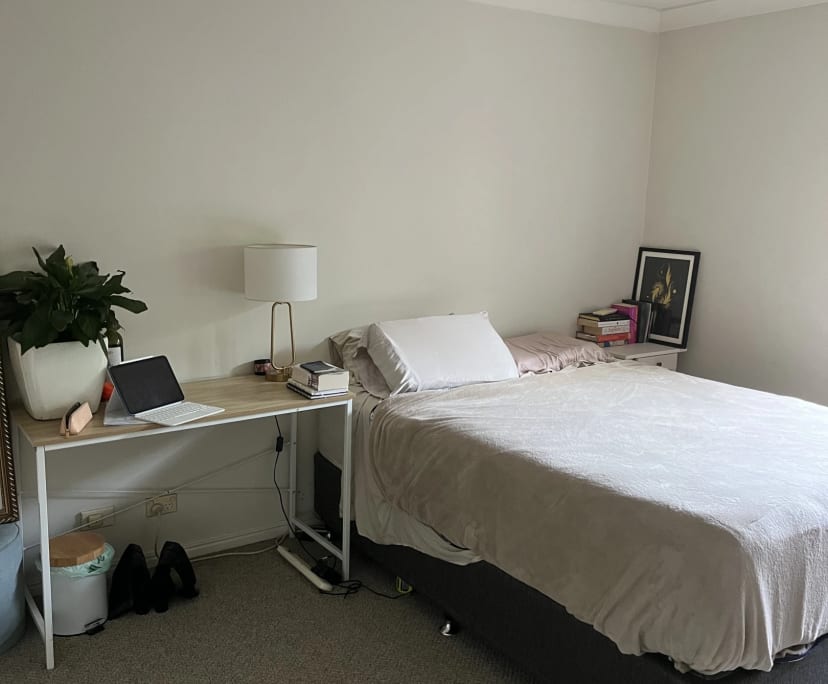Unfurnished room with ensuite in a flatshare