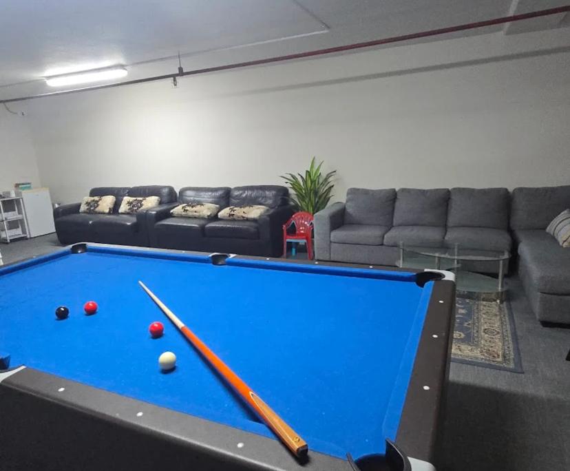 $575, Flatshare, 2 bathrooms, Surfers Paradise QLD 4217