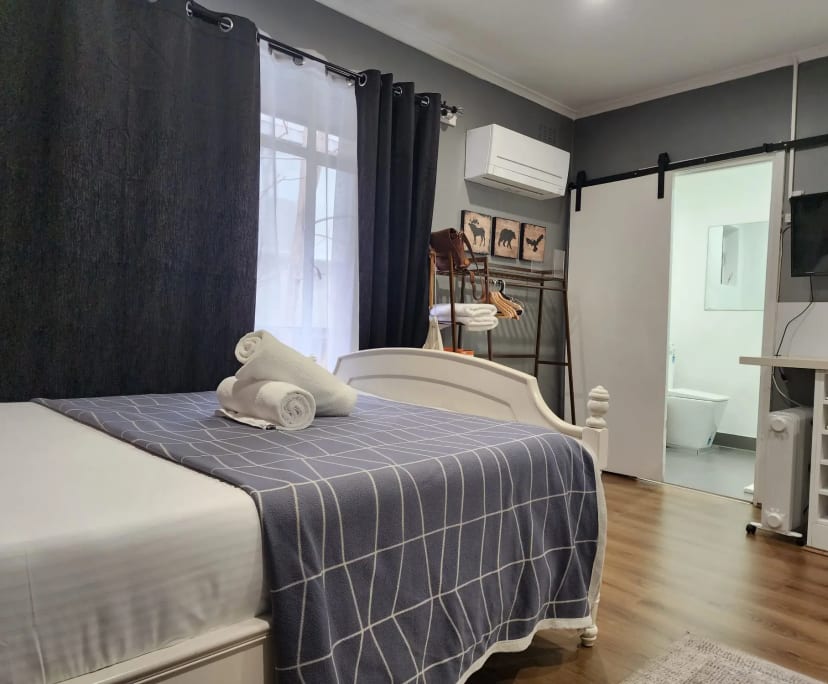 $460, Studio, 1 bathroom, St Kilda VIC 3182