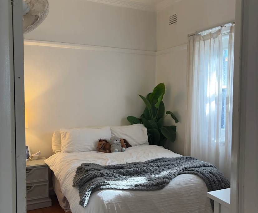 Unfurnished room in a flatshare