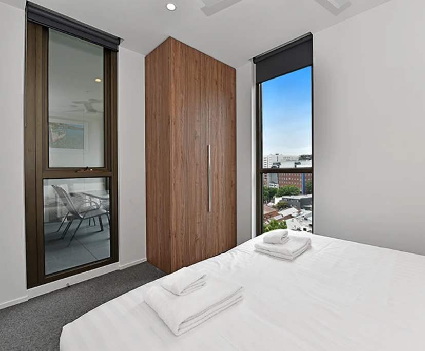 $899, Whole-property, 2 bathrooms, Melbourne VIC 3000