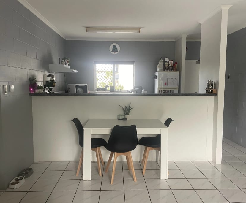$240, Flatshare, 2 bathrooms, Manunda QLD 4870