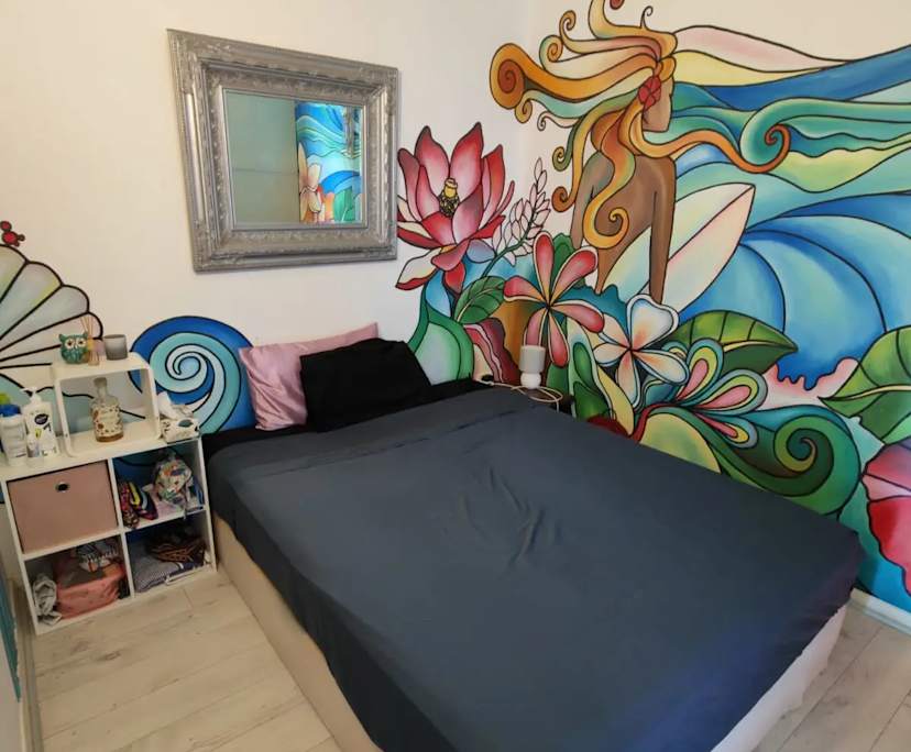 Furnished room in a flatshare