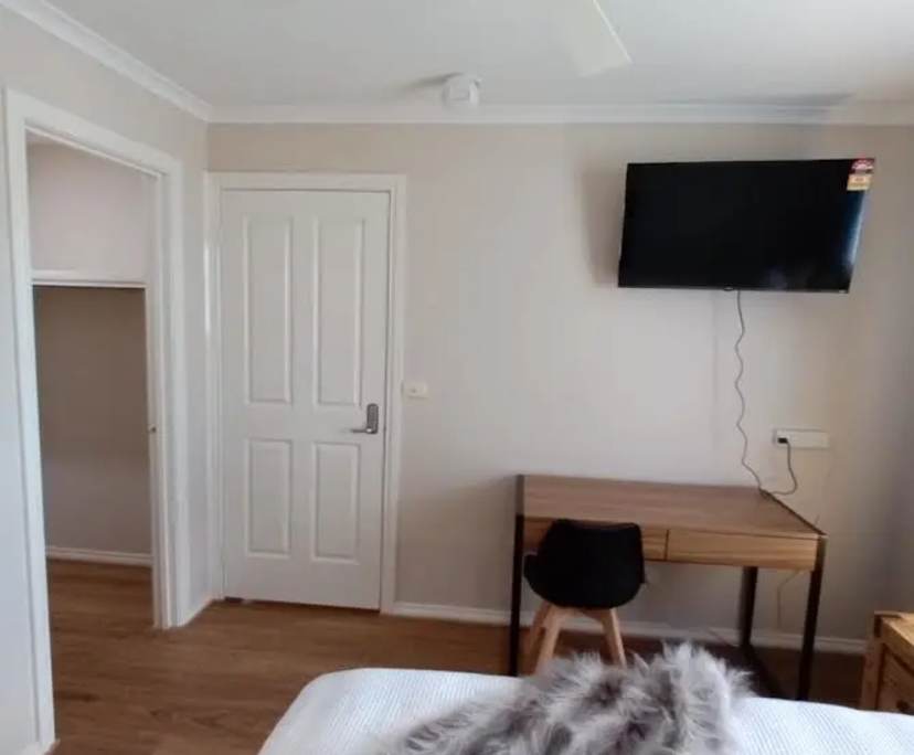 $350, Share-house, 3 bathrooms, Mill Park VIC 3082