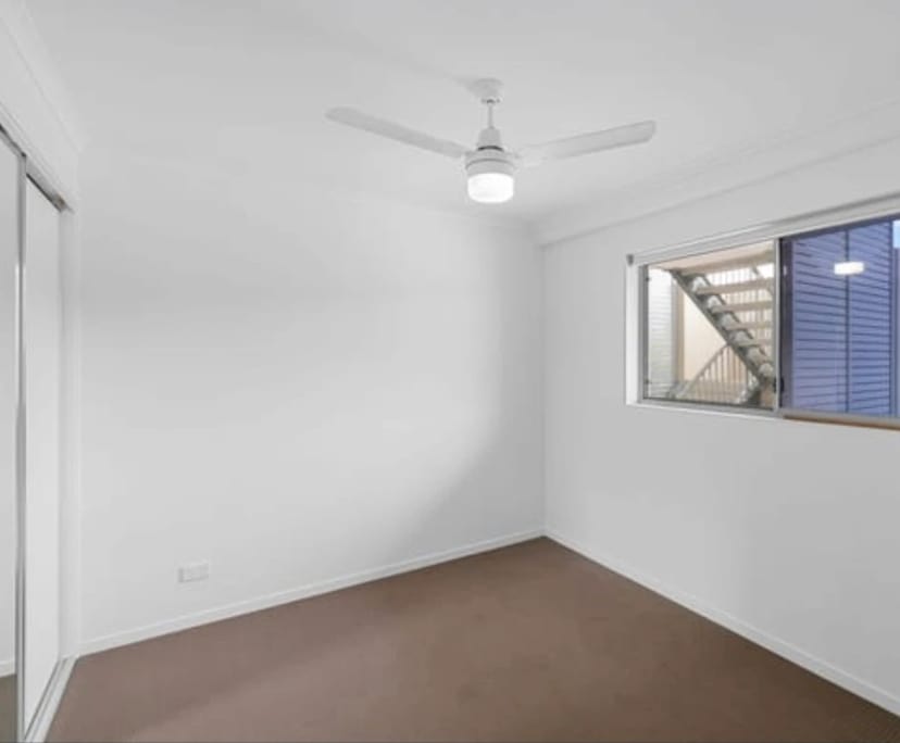 Unfurnished room in a flatshare
