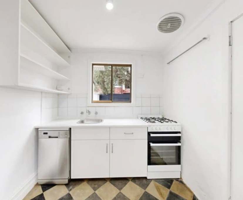 Unfurnished room in a share house
