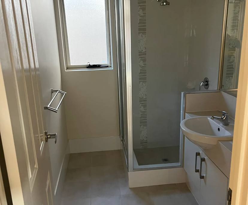 Unfurnished room with own bathroom