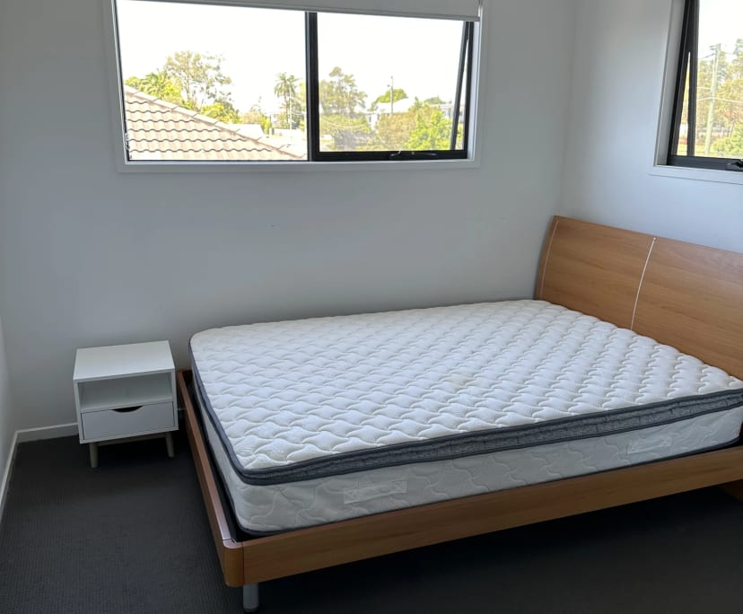 Room in a share house