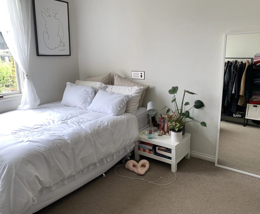 Room for Rent in East Melbourne, Melbourne 300, U...