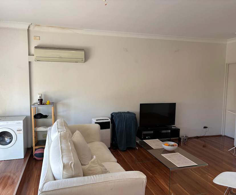 Furnished room with ensuite in a flatshare