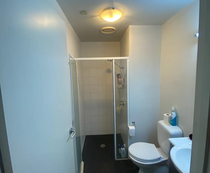 $320, Flatshare, 2 bathrooms, Melbourne VIC 3000