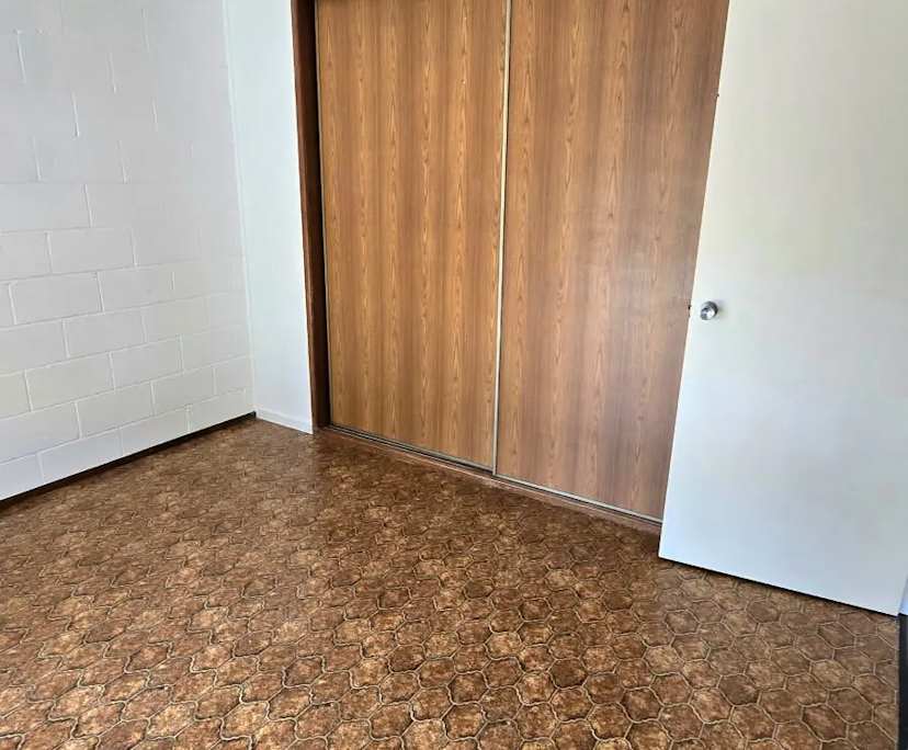 $250, Share-house, 3 bathrooms, West Gladstone QLD 4680