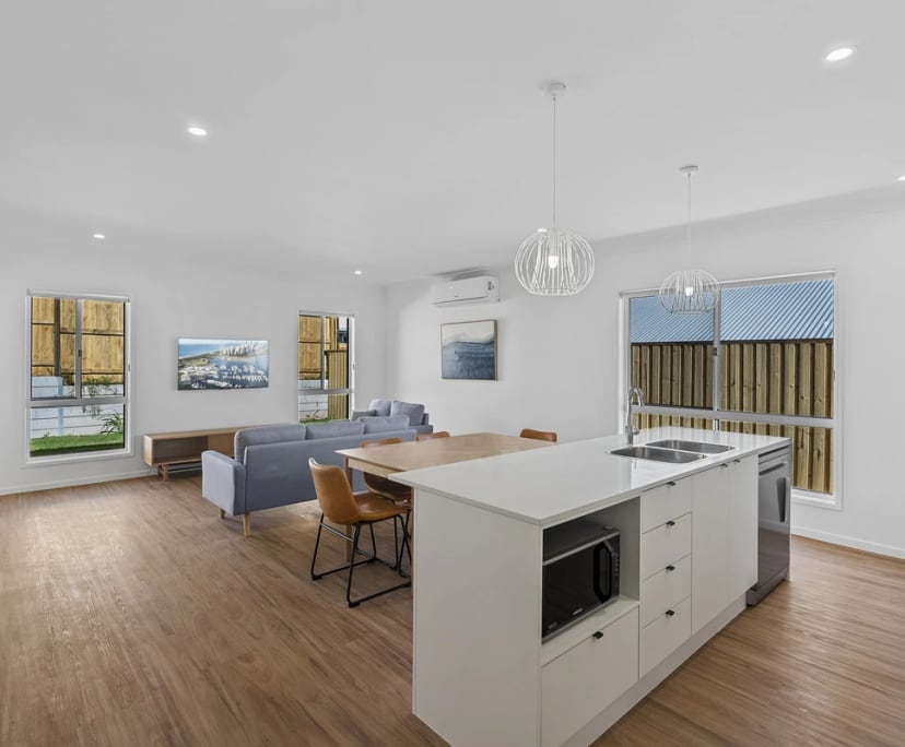 $320, Share-house, 3 bathrooms, Ripley QLD 4306