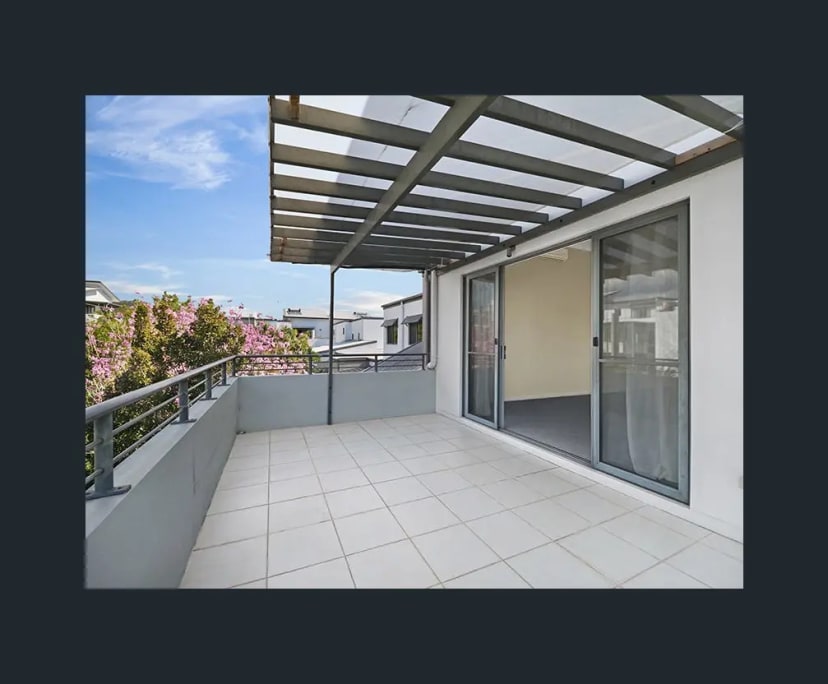 Unfurnished room in a flatshare
