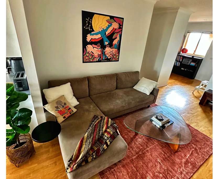 Furnished room in a flatshare