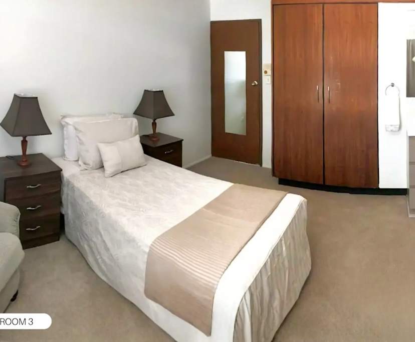 $220, Share-house, 3 bathrooms, Cranbrook QLD 4814