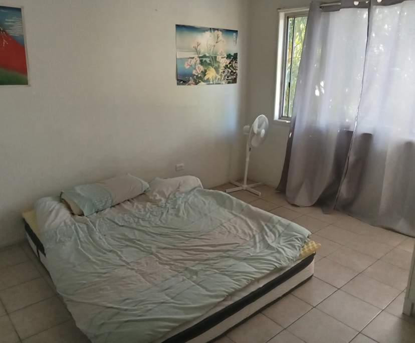 Room in a share house