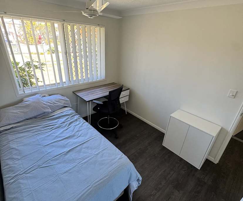 $320, Student-accommodation, 2 rooms, Benowa QLD 4217, Benowa QLD 4217